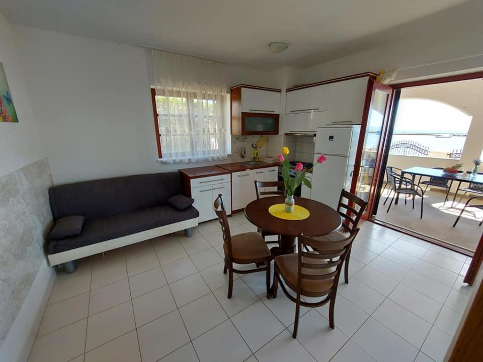 פריבלאקה Apartments Hrestak מראה חיצוני תמונה